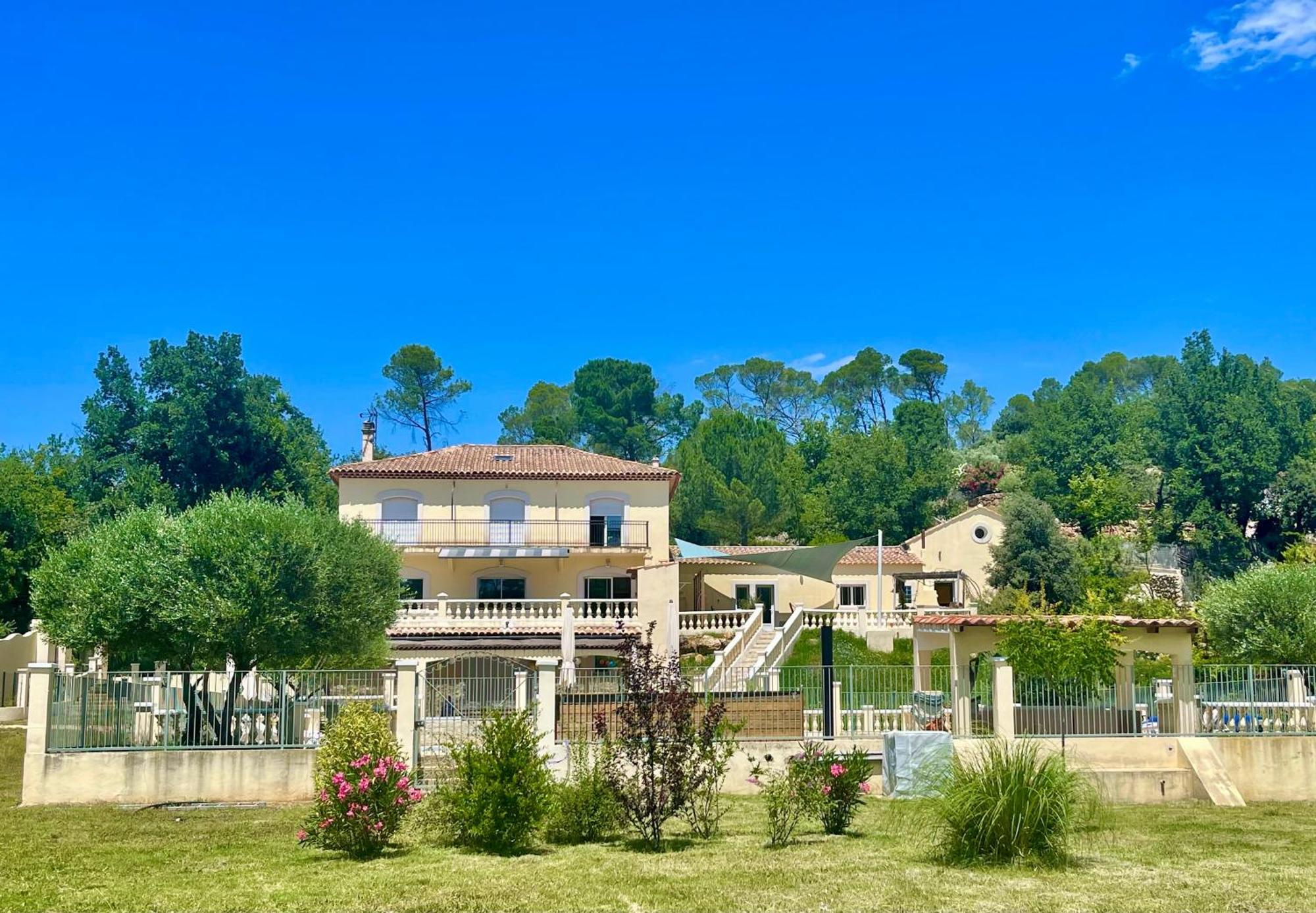 Les Terrasses De Valerian Villa Brignoles Exterior photo