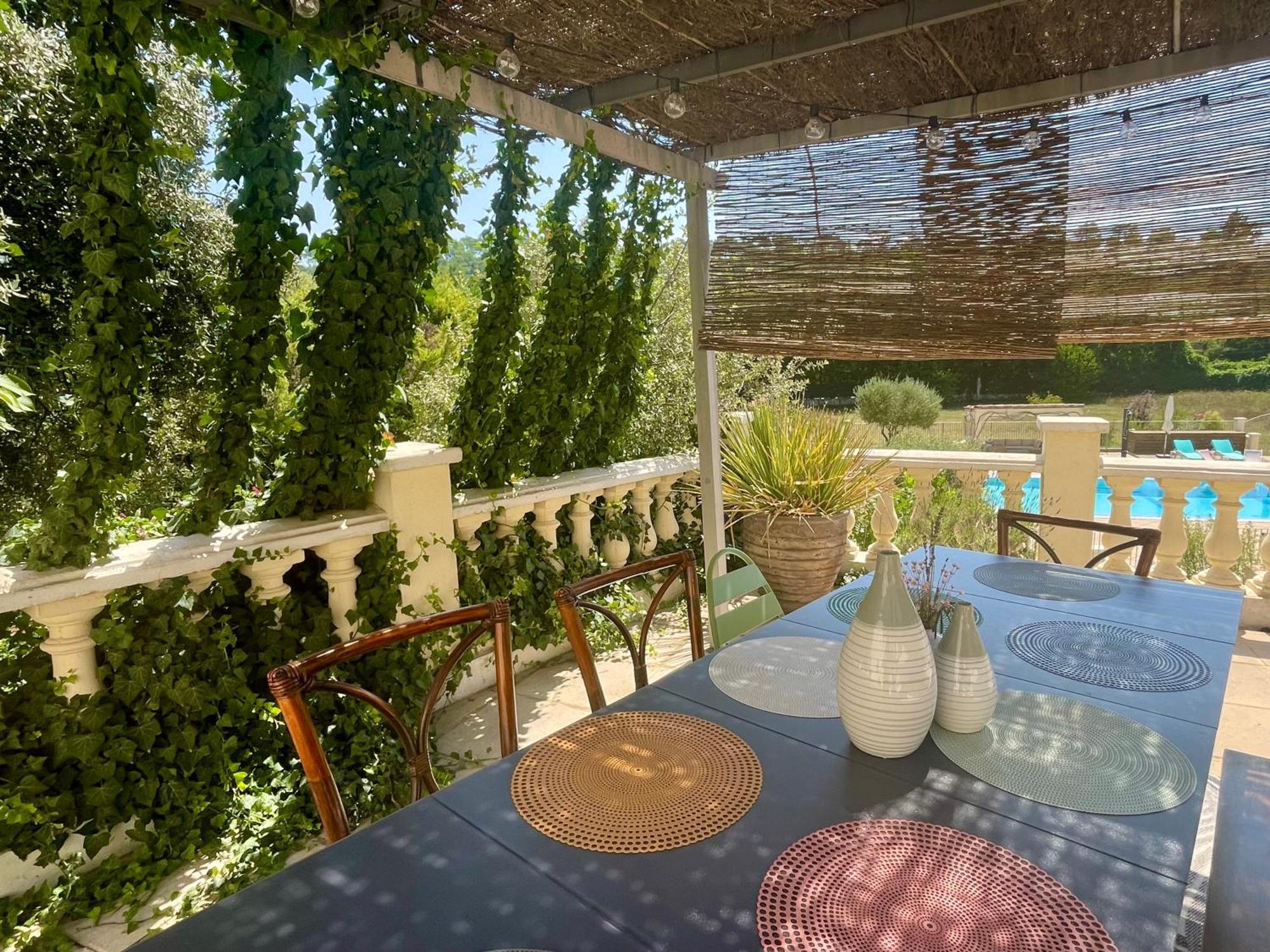 Les Terrasses De Valerian Villa Brignoles Exterior photo